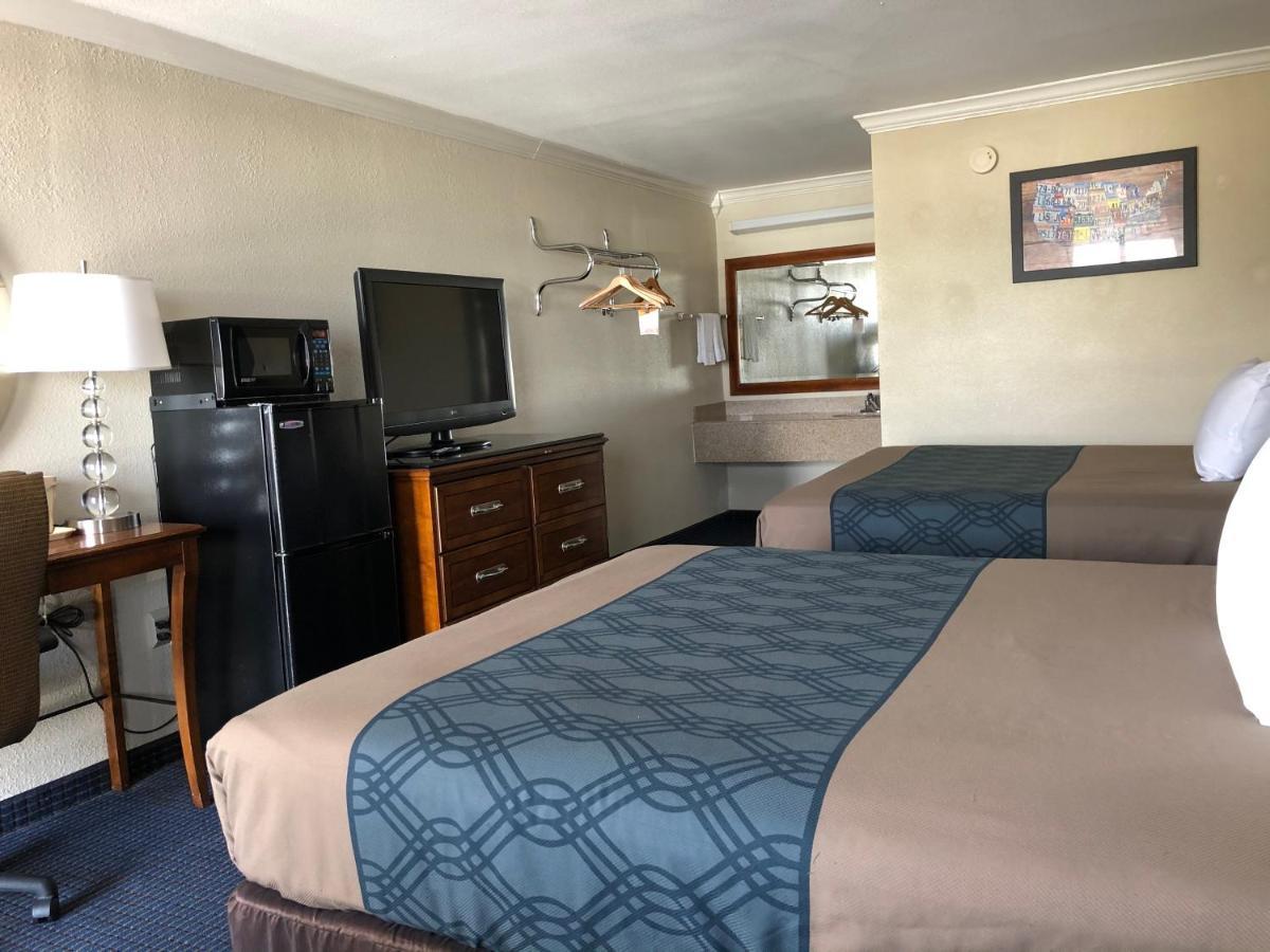 University Inn & Suites San Antonio Kültér fotó