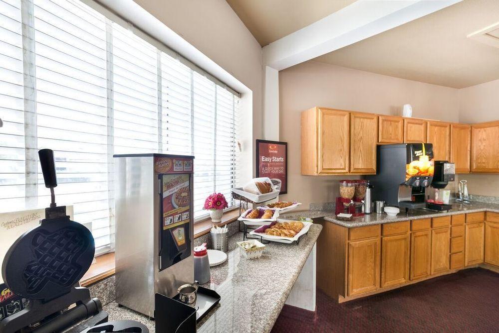 University Inn & Suites San Antonio Kültér fotó
