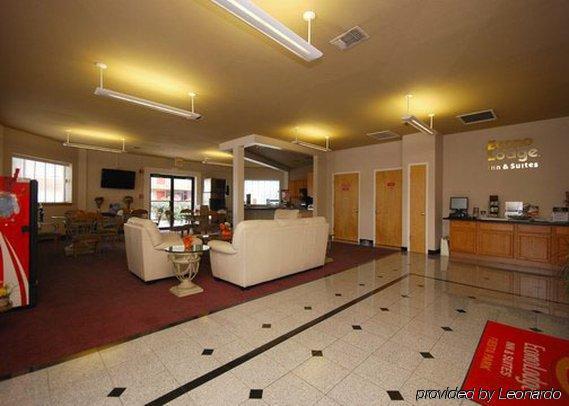 University Inn & Suites San Antonio Beltér fotó