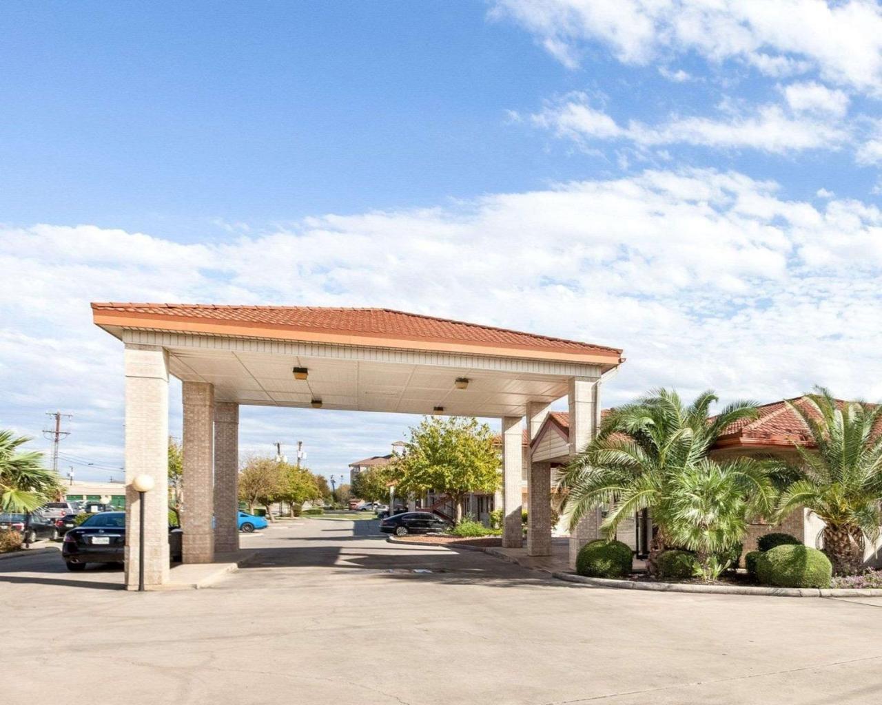 University Inn & Suites San Antonio Kültér fotó