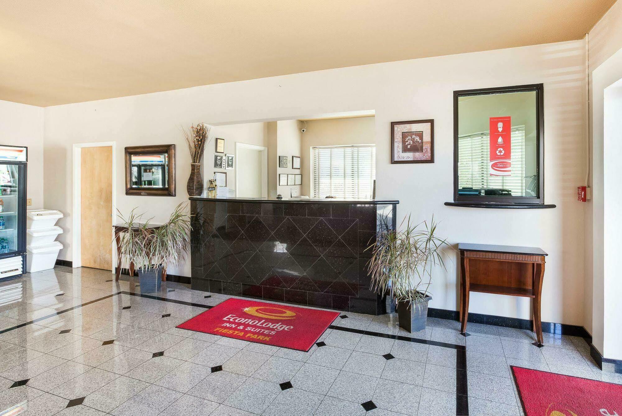 University Inn & Suites San Antonio Kültér fotó
