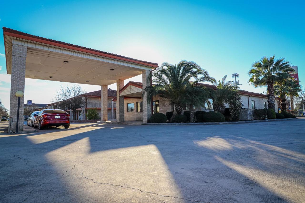 University Inn & Suites San Antonio Kültér fotó