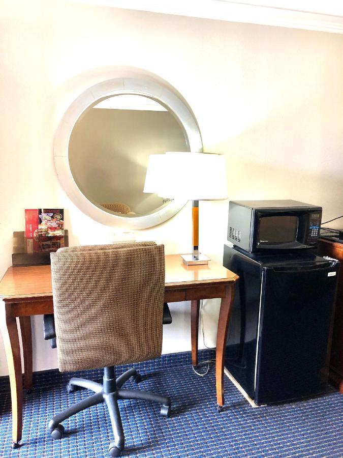 University Inn & Suites San Antonio Kültér fotó
